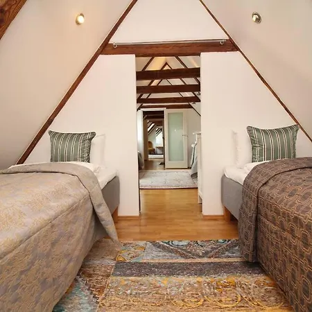 2 Bedroom & 2 Bathroom Luxury With Balcony In Old Town Apartment Tallinn