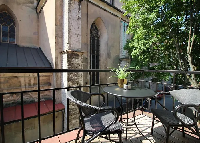 2 Bedroom & 2 Bathroom Luxury With Balcony In Old Town Talin