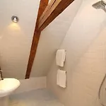 2 Bedroom & 2 Bathroom Luxury With Balcony In Old Town