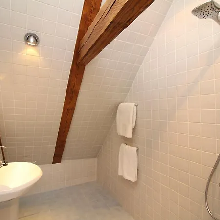 2 Bedroom & 2 Bathroom Luxury With Balcony In Old Town