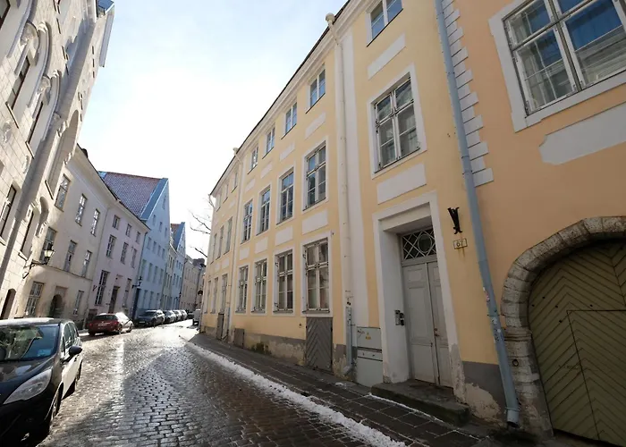 Korter 2 Bedroom & 2 Bathroom Luxury With Balcony In Old Town